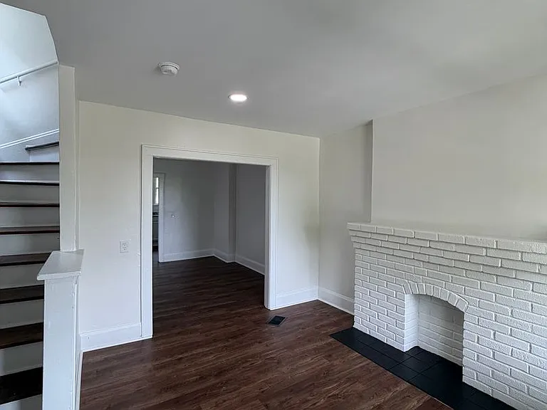 726 Frebis Ave — Photo 2