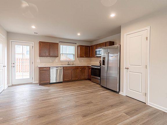5th image of 22 Havenhill Pl