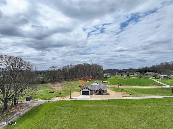 2nd image of 410 Gibson Loop