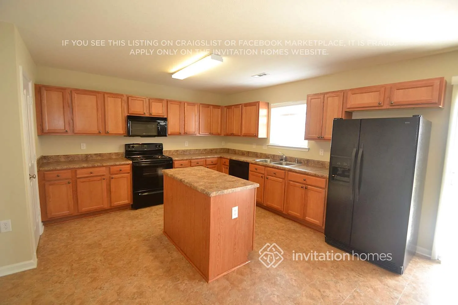 3923 Damask Dr Charlotte, NC 28206 — Photo 3