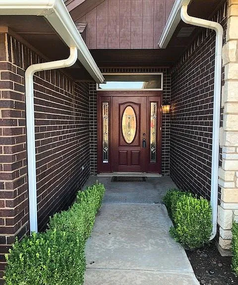 1809 SW 69th St — Photo 2