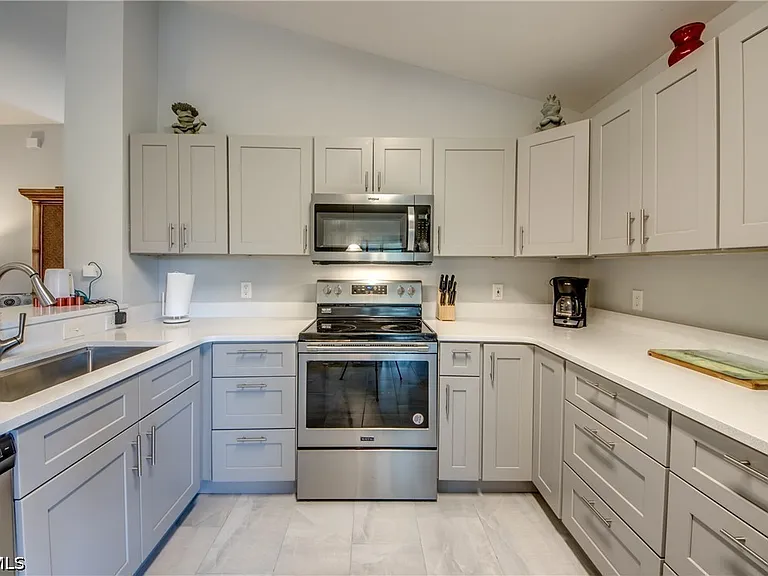 15472 Admiralty Cir #2 — Photo 20