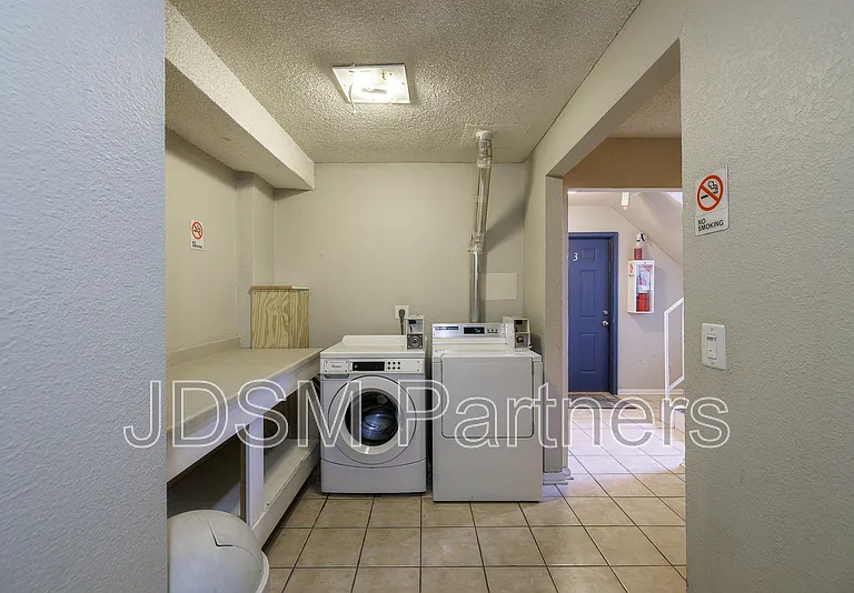 2455 Bryant St #9 — Photo 4