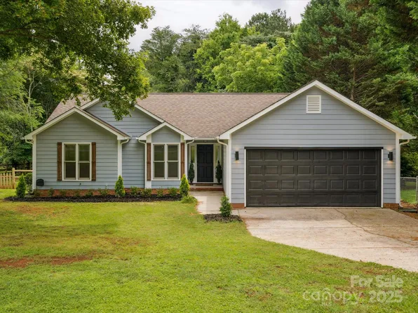 1109 Manchester Ln, Charlotte, NC 28227
