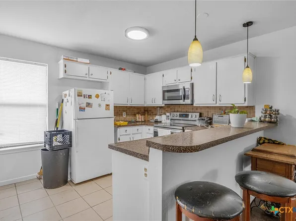 1221 W Hopkins St #15, San Marcos, TX 78666