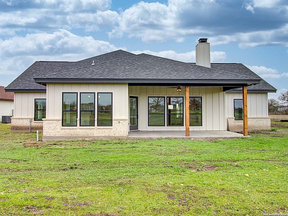 4th image of 266 Tawny Oak Circle