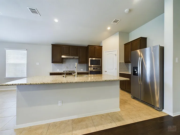 2409 Brook Crest Way — Photo 6