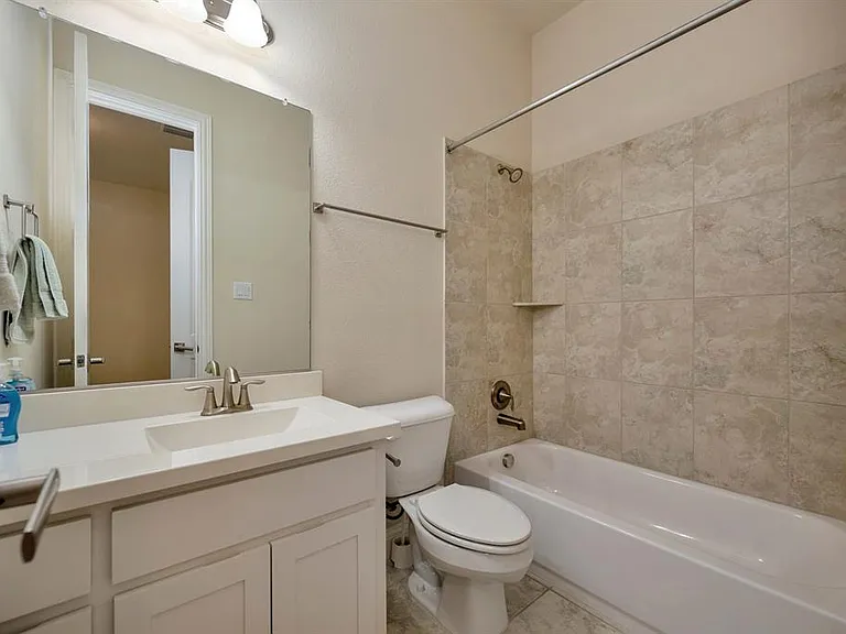 4600 Crossvine Dr — Photo 17