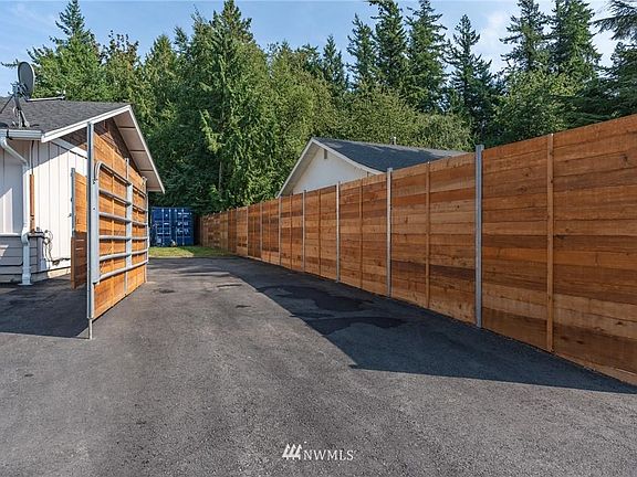 5th image of 7960 Lynnwood Dr