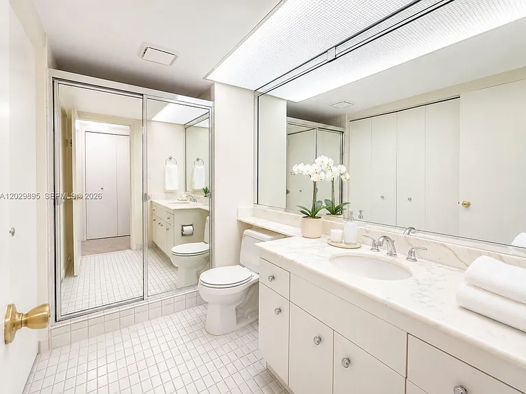 19707 Turnberry Way #7F — Photo 12