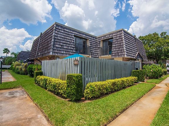 5th image of 370 S Waverly Pl APT 4D