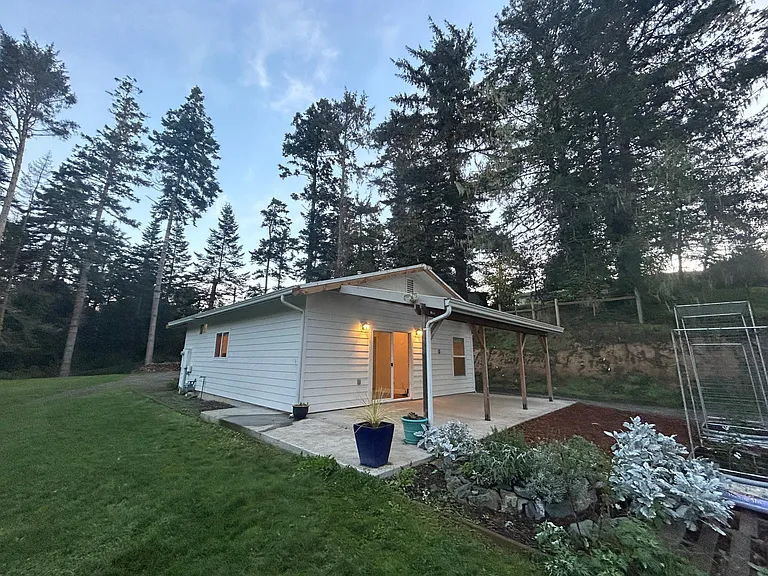 1381 Sydni Ct — Photo 10