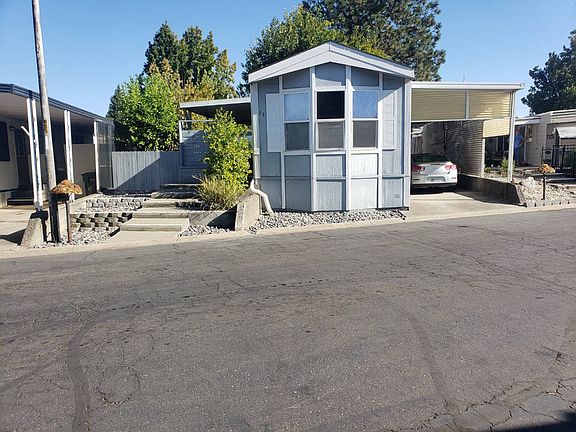 2nd image of 53 Cedar Cir #53