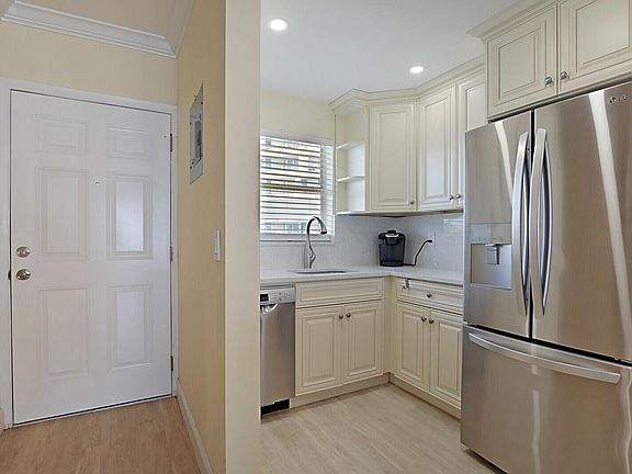 5th image of 1750 S Ocean Boulevard #503e