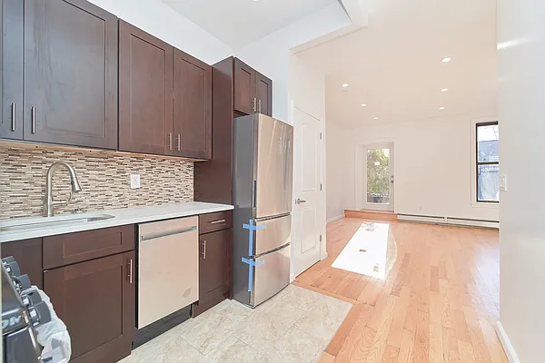 Rented by Compass | media 19