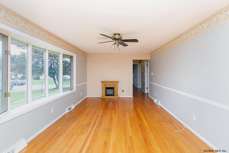 5th image of 7 BUTTERCUP Drive