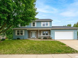 2350 Hunter Rd, Bettendorf, IA 52722
