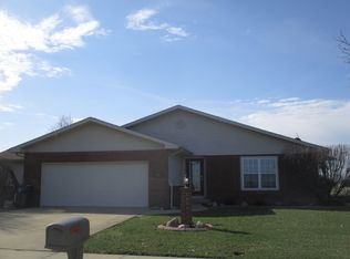 909 Pheasant Run Rd #1, Tuscola, IL 61953