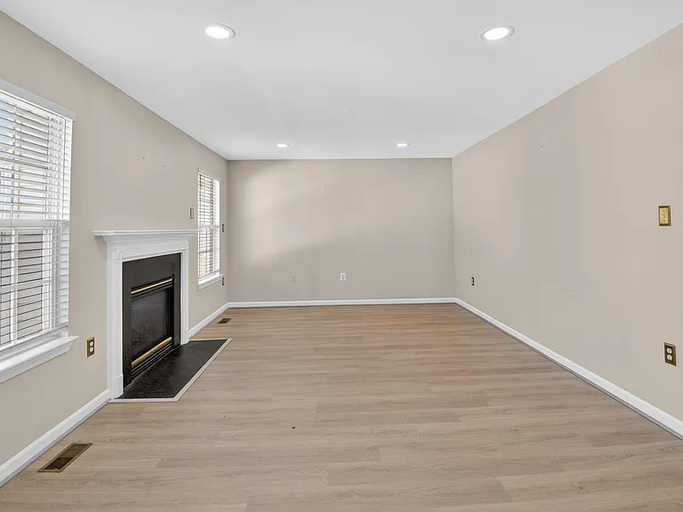 4315 Castletower Ct — Photo 11