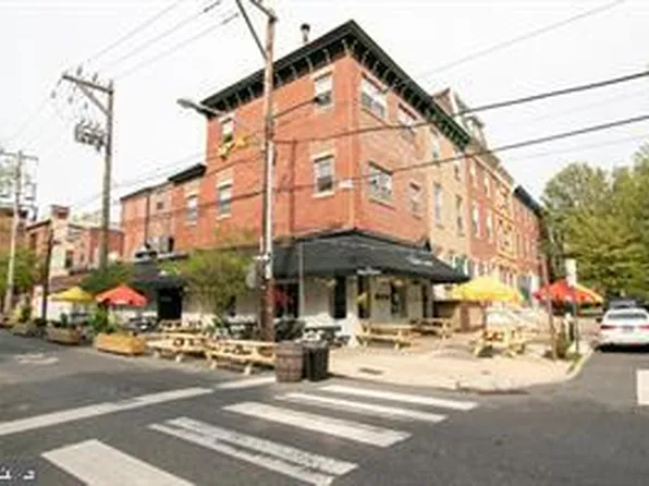 2047 Green St, Philadelphia, PA 19130