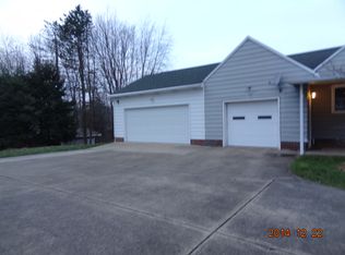2748 Canton Rd, Uniontown, OH 44685
