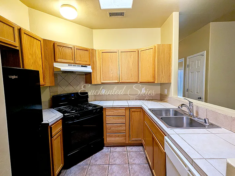 3051 Southern Blvd SE #B — Photo 5
