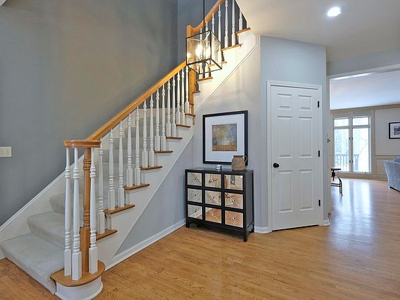 4th image of 3568 Bellflower Dr