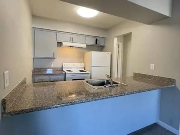446 E Acacia St APT 5, Stockton, CA 95202