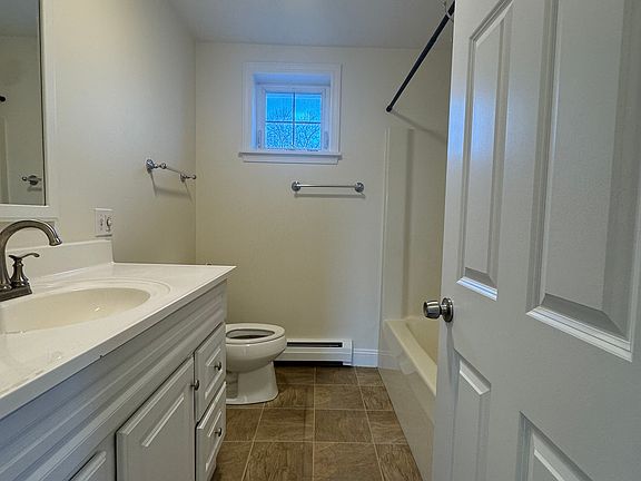5th image of 82 S Franklin St APT 2