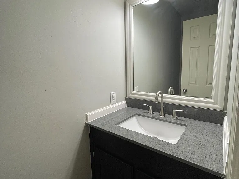 1030 N Montgomery St — Photo 6