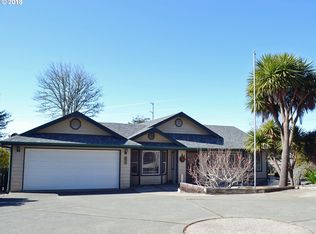 1049 Ransom Ave, Brookings, OR 97415