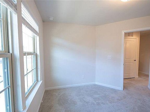 3rd image of 4103 Audubon Park Dr