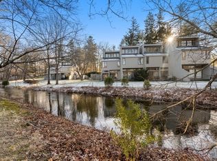 16 Mill Pond #16, North Andover, MA 01845
