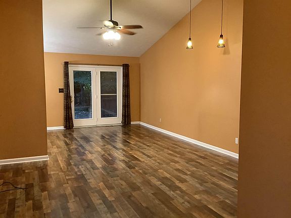 3rd image of 1808 Plaza Dr