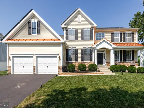 2 Homestead Dr, Pemberton, NJ 08068
