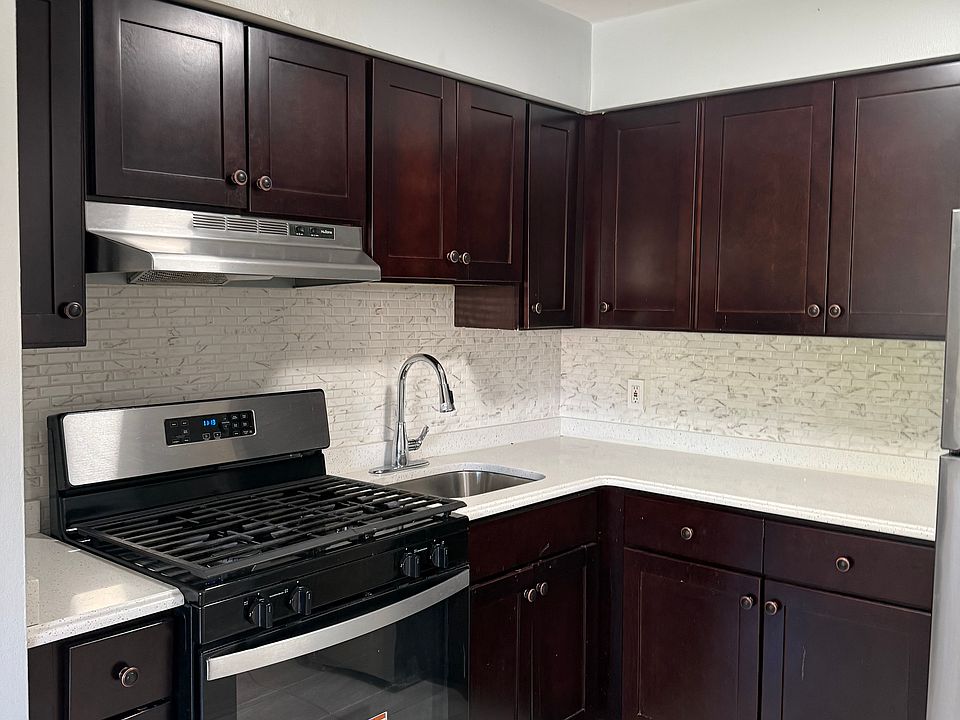 1st image of 231 W Sumner Ave Unit 84