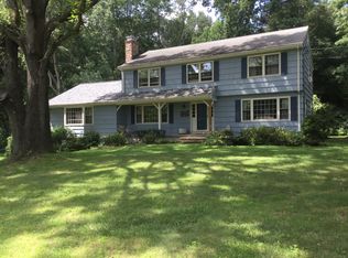 14 Brookbend Rd, Trumbull, CT 06611