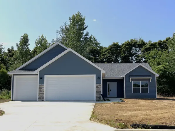 2722 Nature View Dr, Warsaw, IN 46582