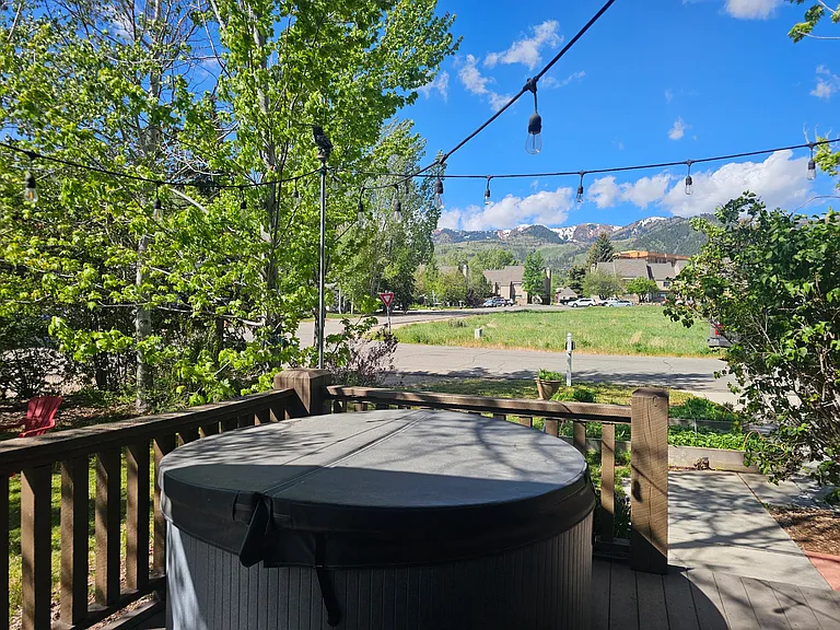 3866 Holiday Curve Dr — Photo 18