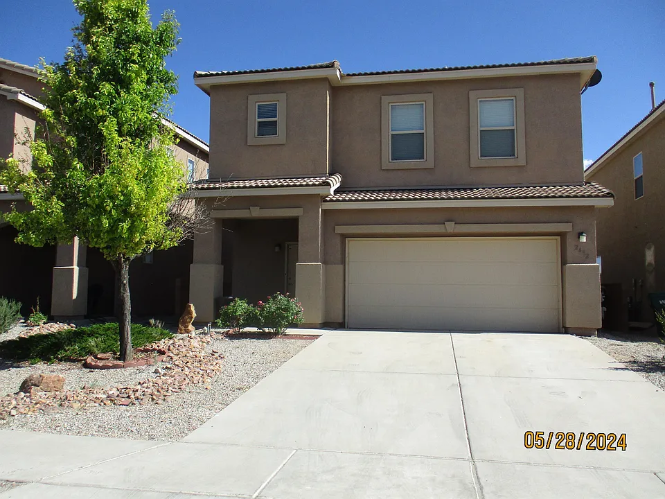 2432 Violeta Cir SE