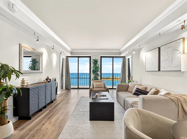 700 Richards St APT 2510, Honolulu, HI 96813