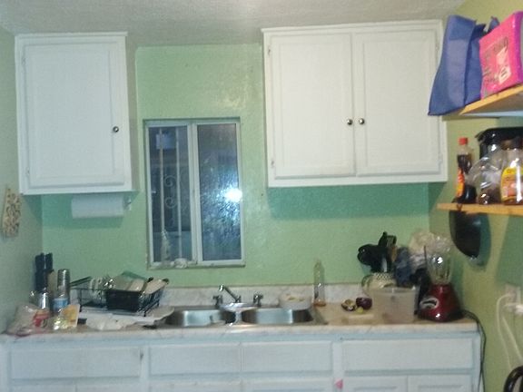 2nd image of 1015 W 65th Pl