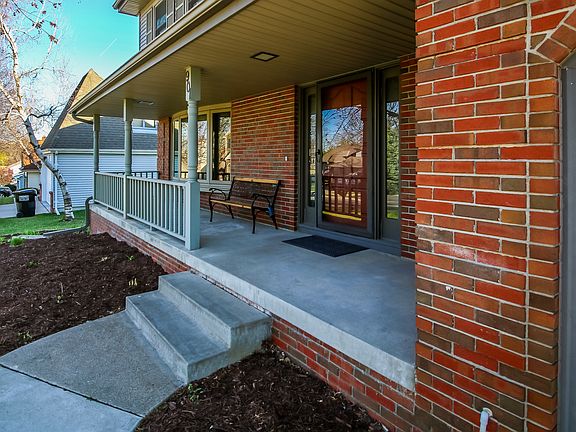 2nd image of 901 Elm Hurst Dr
