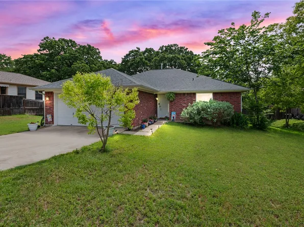 2505 Westwood Main Dr, Bryan, TX 77807