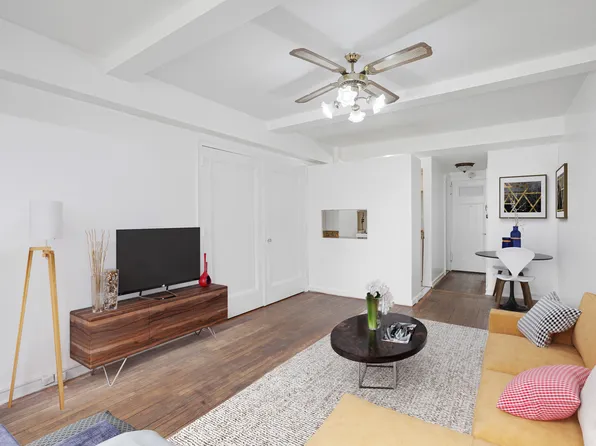 320 East 42nd Street image 1 of 11