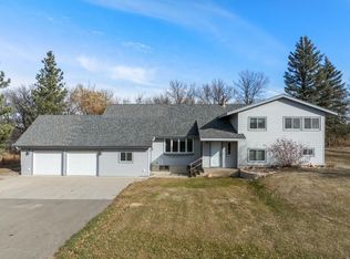 6520 7th Ave NW, Minot, ND 58703