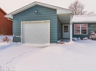 203 Goldenrod Rd APT 1, Bloomington, IL 61704