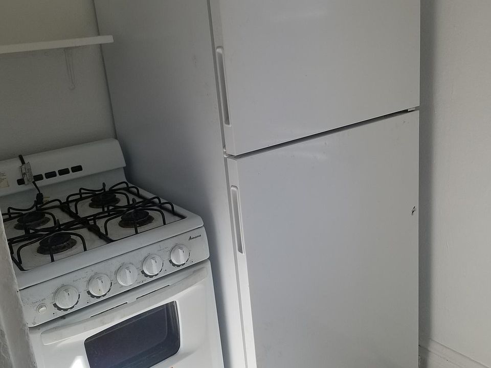 1st image of 327 Palmer Ave