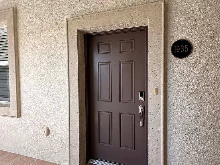 45 Riverview Bnd S #1935 — Photo 2
