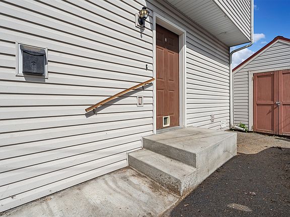 3rd image of 1821 S 9th St W APT B